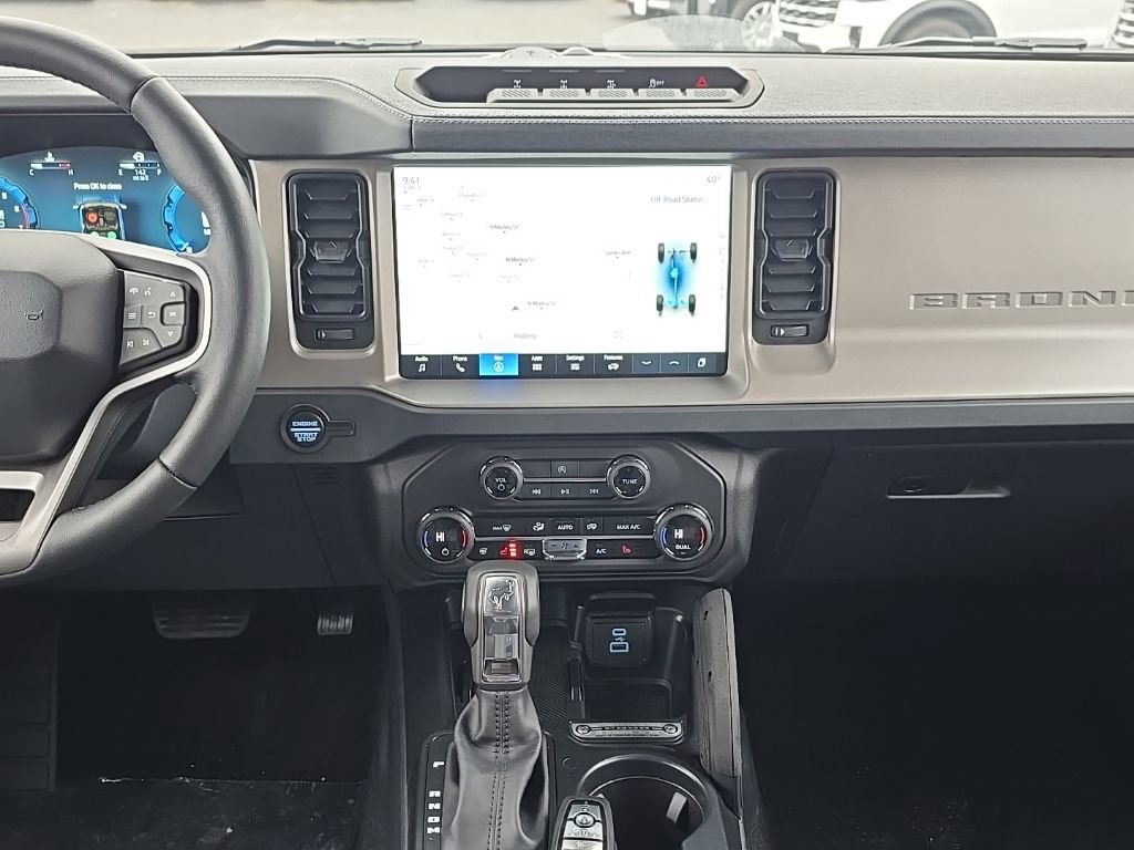 New 2025 Ford Bronco Outer Banks w/ Sasquatch Package image 16