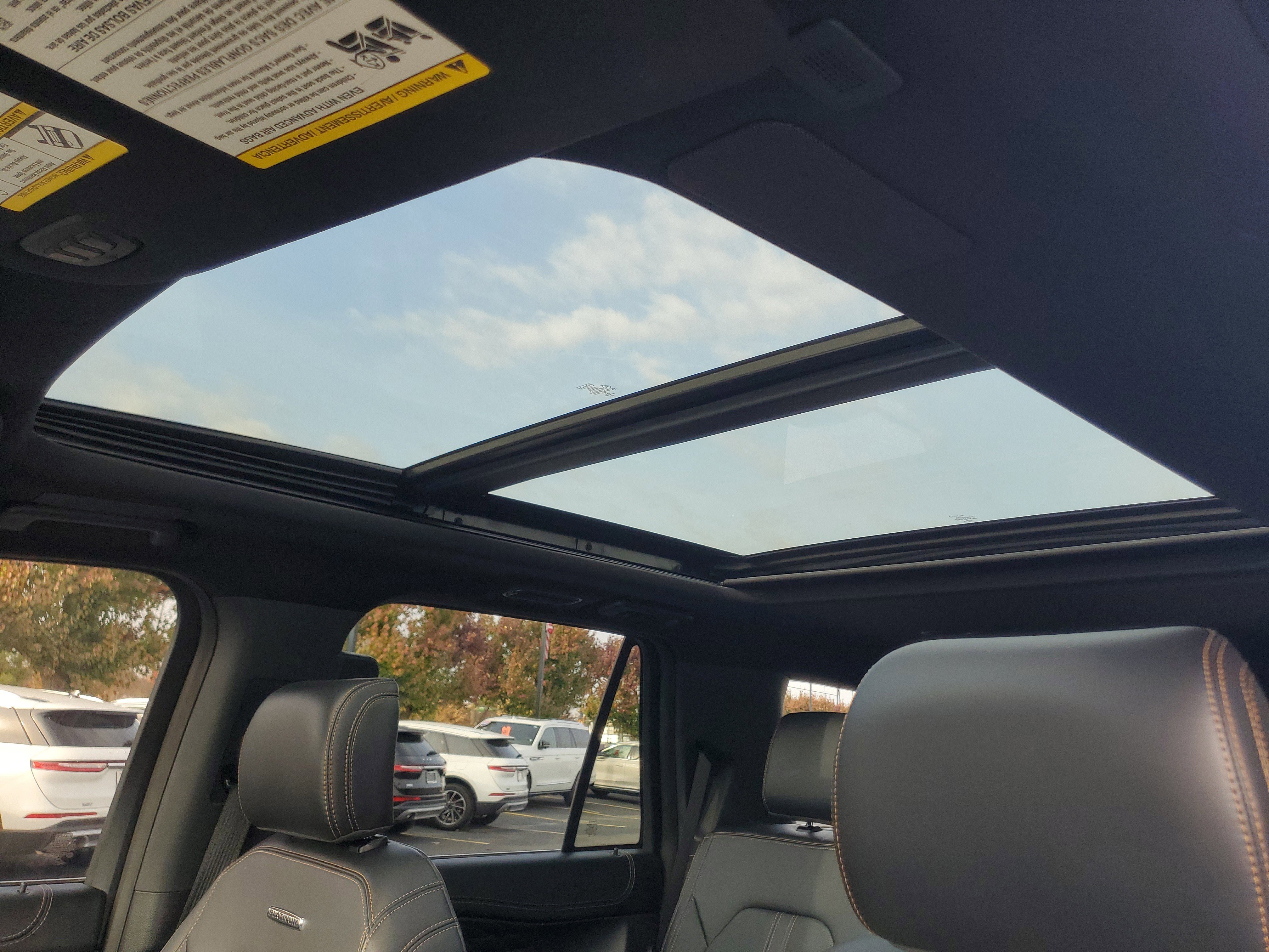 Used 2023 Ford Expedition Platinum image 11