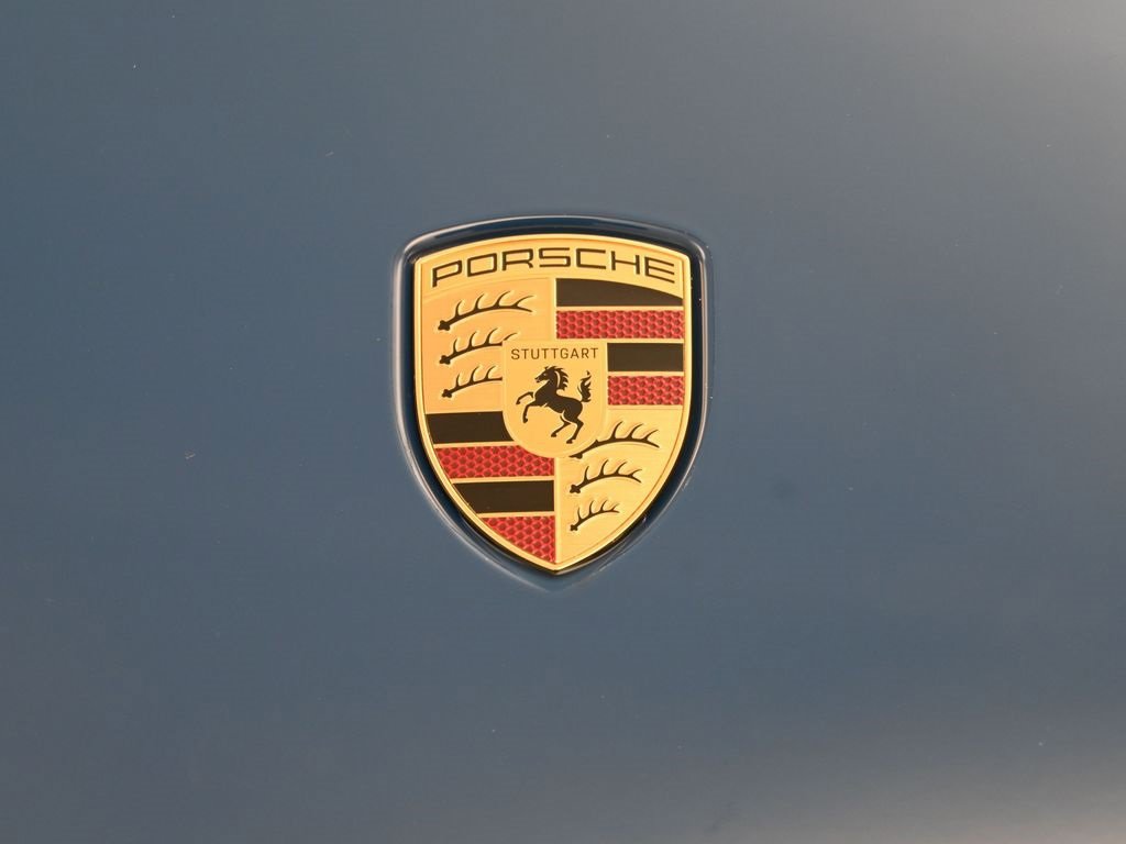 Used 2025 Porsche Taycan image 32