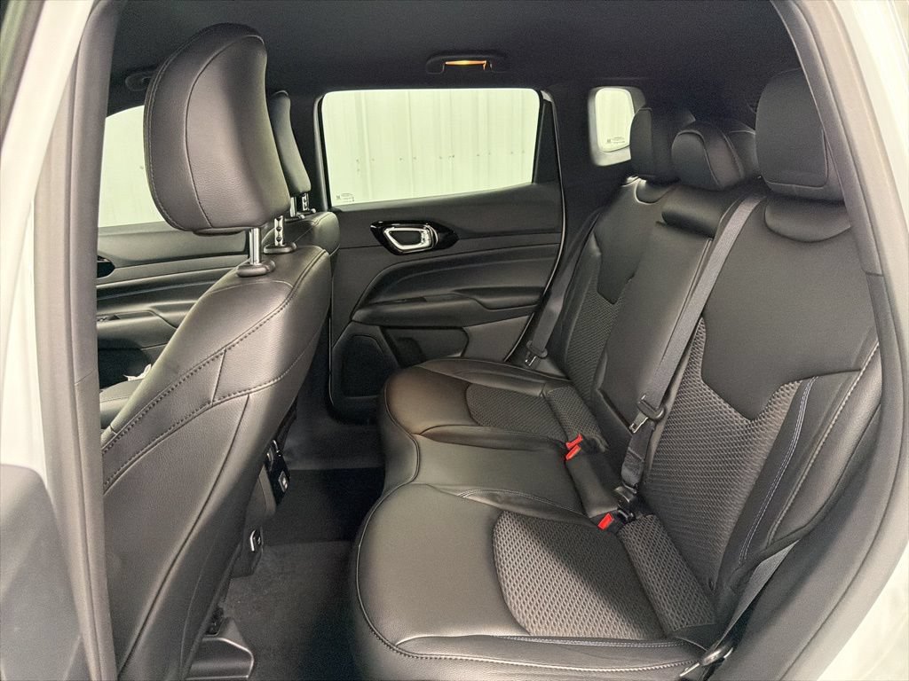 New 2026 Jeep Compass Latitude image 11