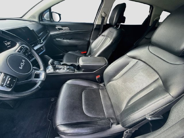 Used 2023 Kia Sportage EX FWD image 28
