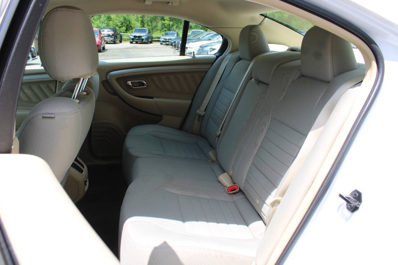 Used 2018 Ford Taurus SE FWD image 25
