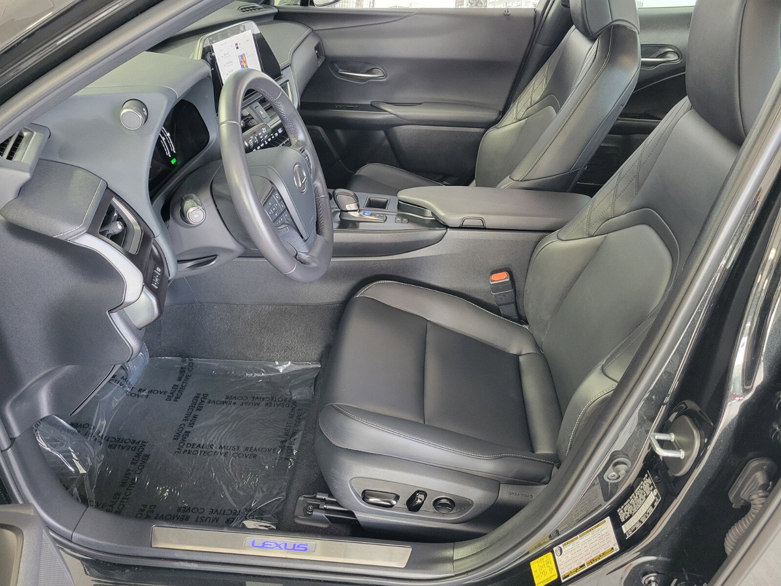 Certified 2025 Lexus UX 300h FWD w/ Accessory Package (Z2) image 11