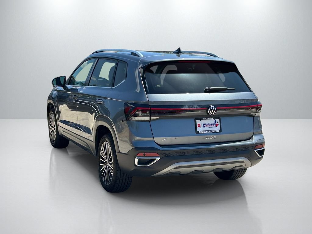 Used 2025 Volkswagen Taos SE FWD image 7