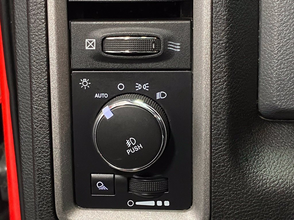 Used 2015 RAM 1500 Express AWD/4WD image 20