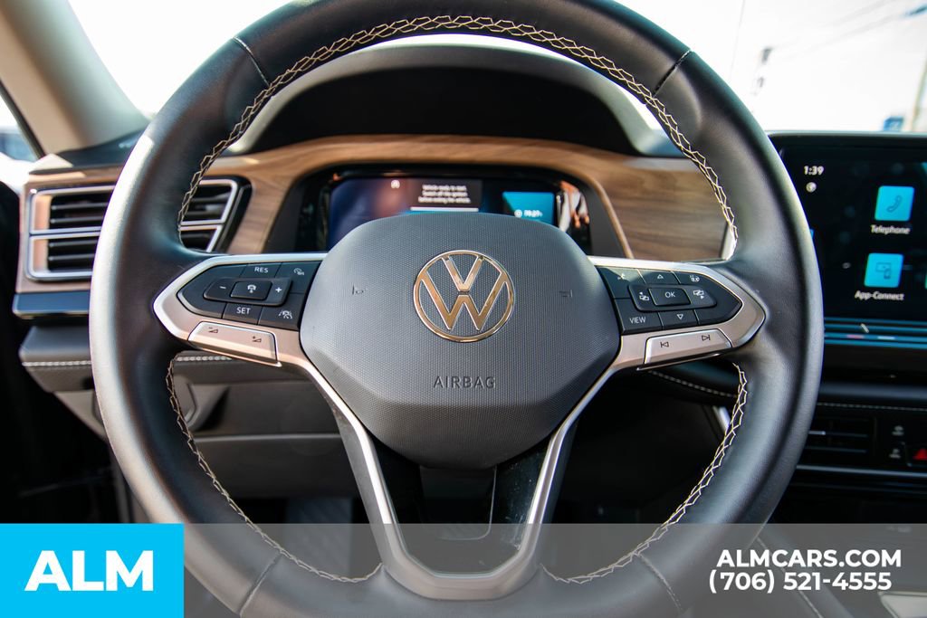 Used 2025 Volkswagen Atlas SE image 18