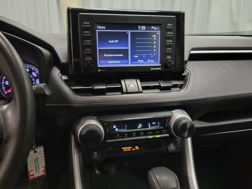 Used 2021 Toyota RAV4 LE AWD/4WD image 17