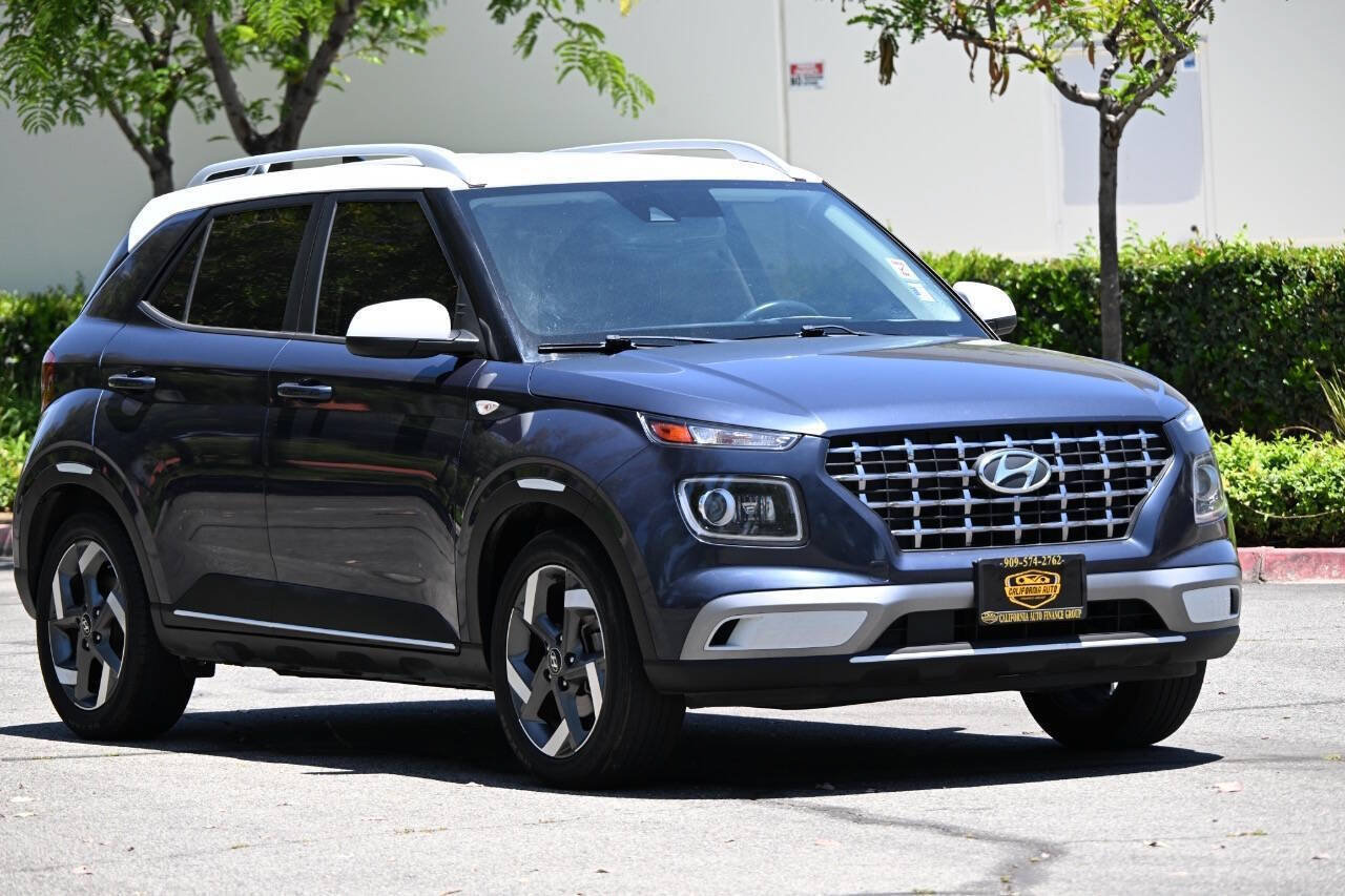 Used 2022 Hyundai Venue Limited FWD image 7