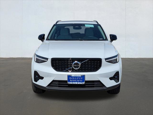 New 2026 Volvo XC40 B5 Plus w/ Protection Package Premier AWD/4WD image 4