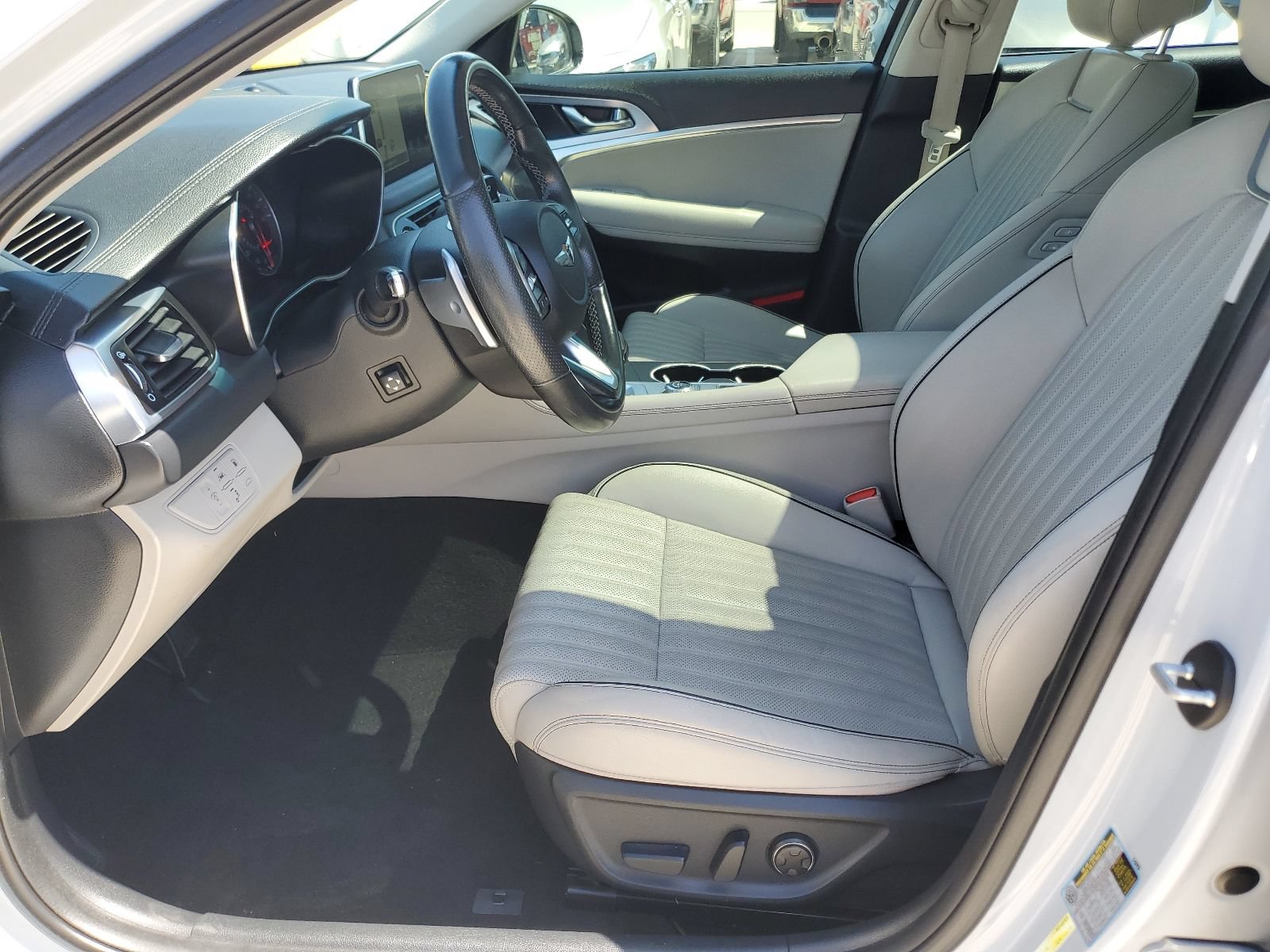 Used 2019 Genesis G70 2.0T Advanced w/ Elite Package RWD image 19