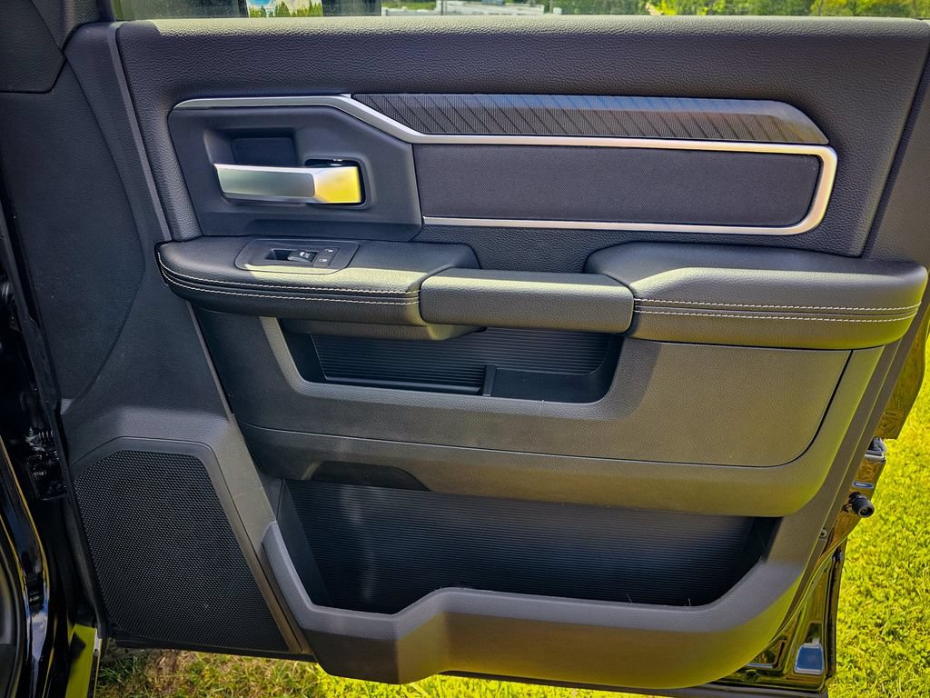 New 2026 RAM 3500 Big Horn AWD/4WD image 44