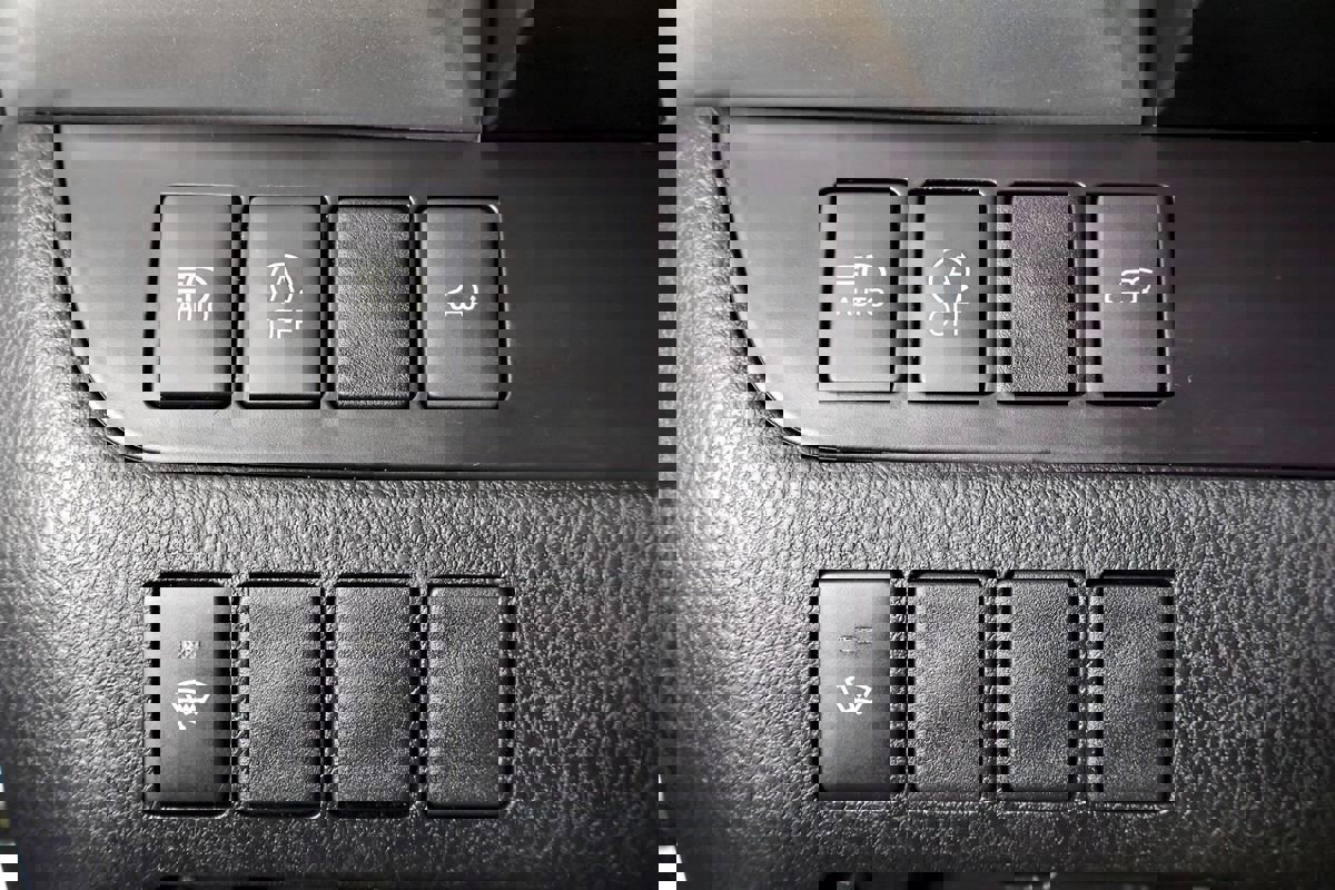 Used 2018 Toyota Highlander SE image 27