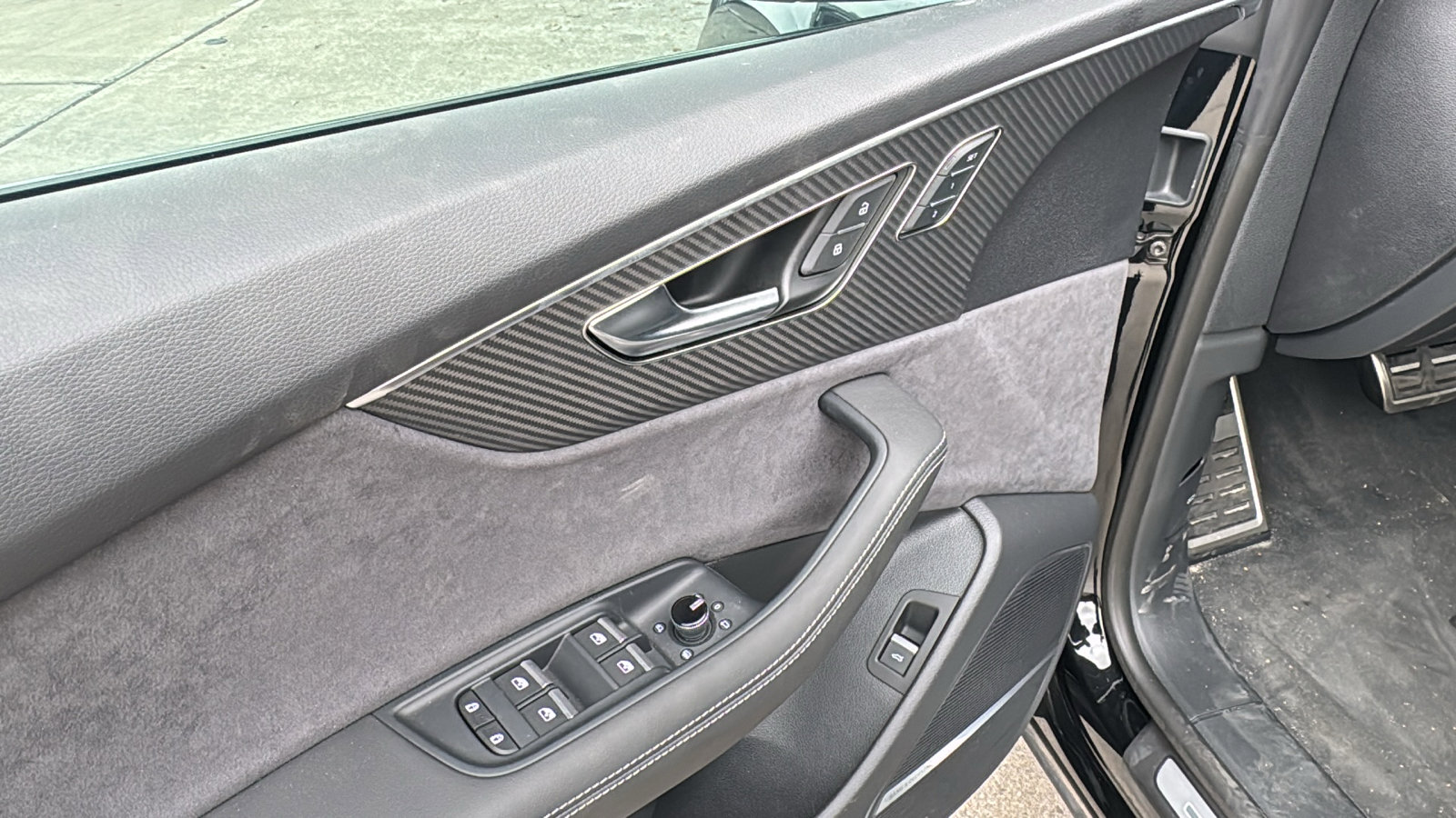 New 2025 Audi SQ8 Premium Plus image 13