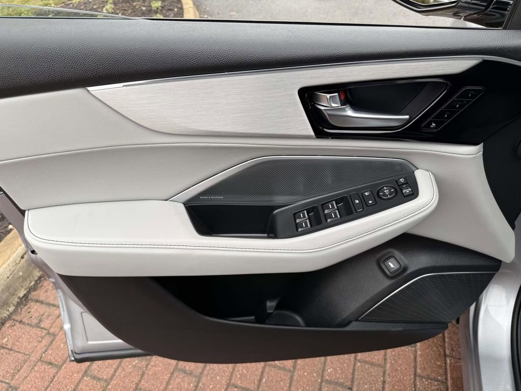 Certified 2025 Acura MDX w/ Technology Package image 10