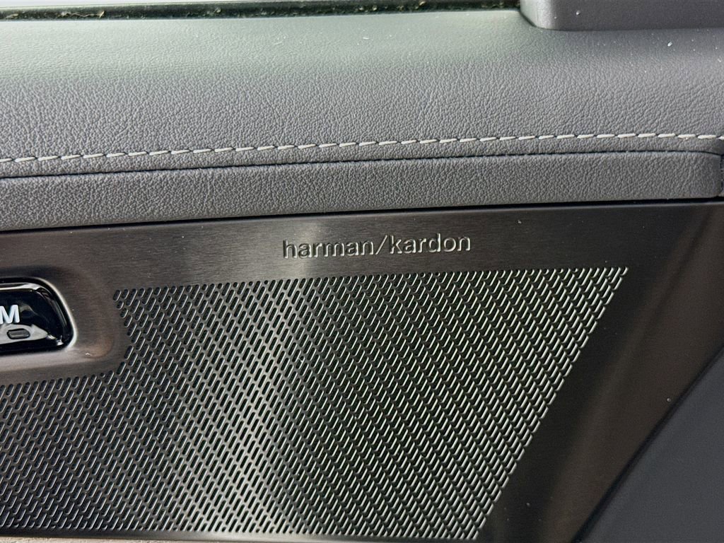 New 2026 Volvo XC90 B6 Plus w/ Protection Package Premier image 18