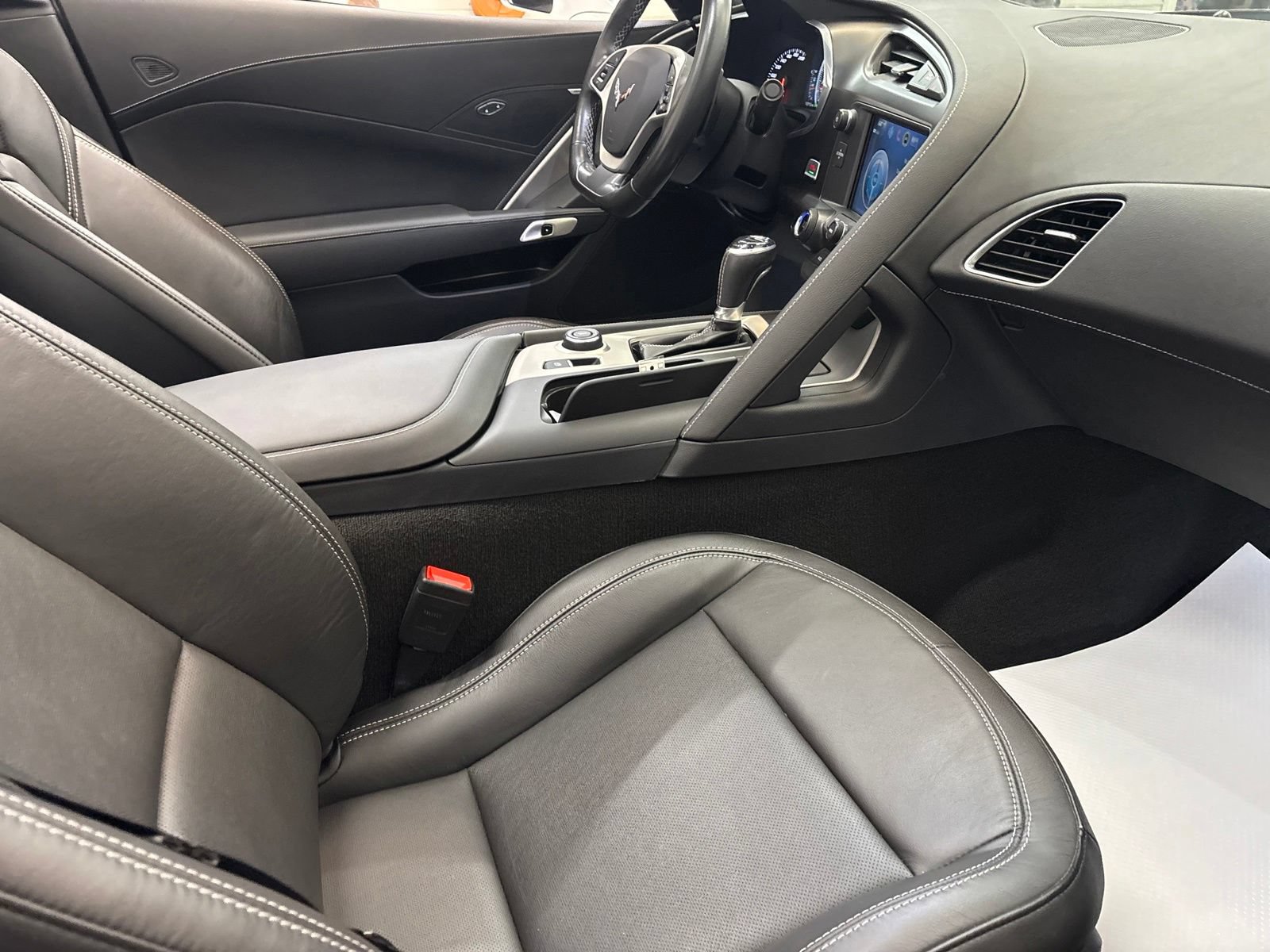 Used 2019 Chevrolet Corvette Grand Sport w/ Carbon Flash Badge Package RWD image 27