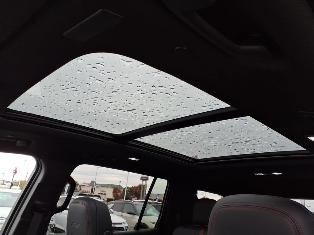 New 2026 Chevrolet Traverse RS image 7