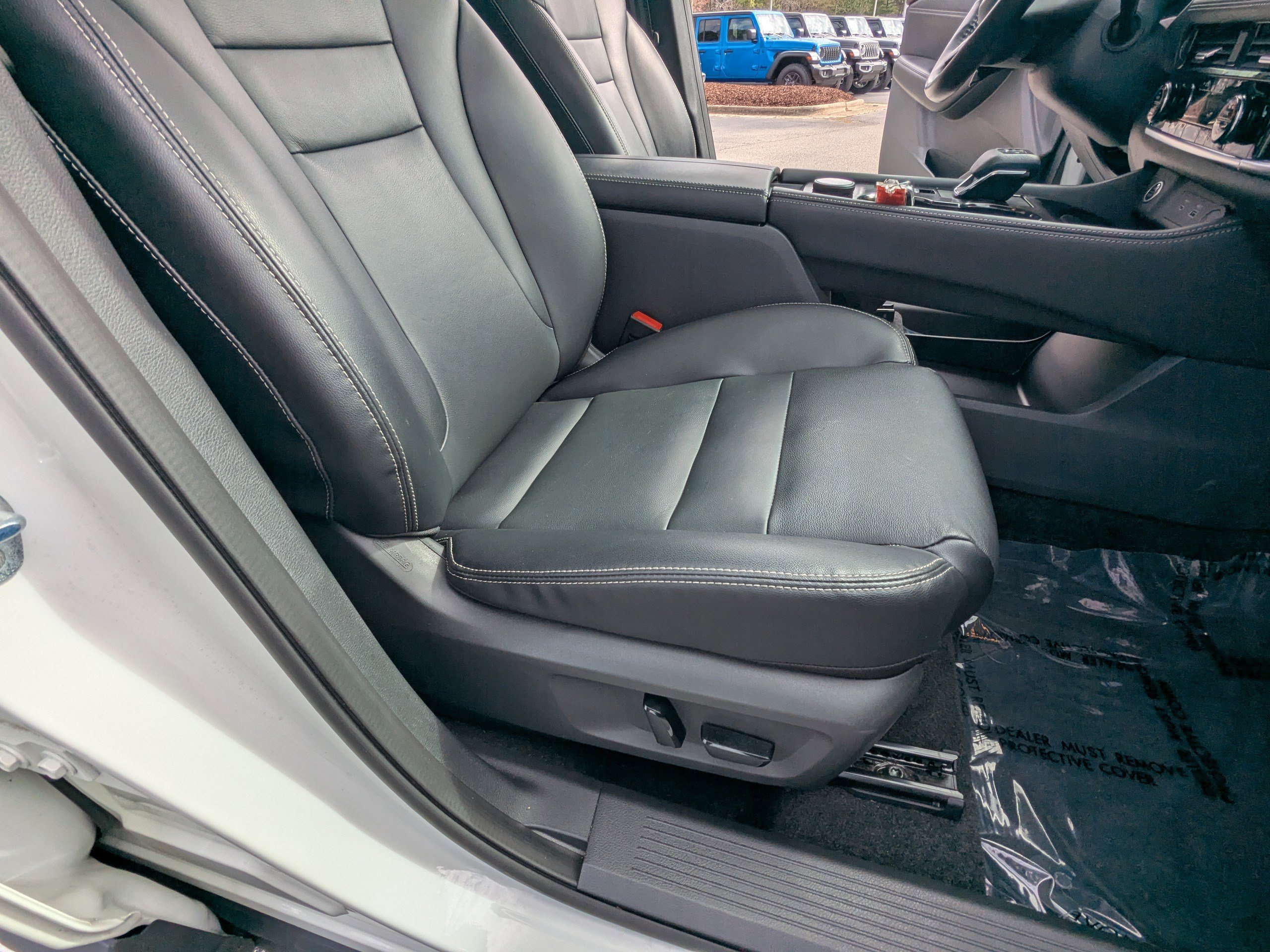 Used 2023 Nissan Rogue SL w/ SL Premium Package image 15