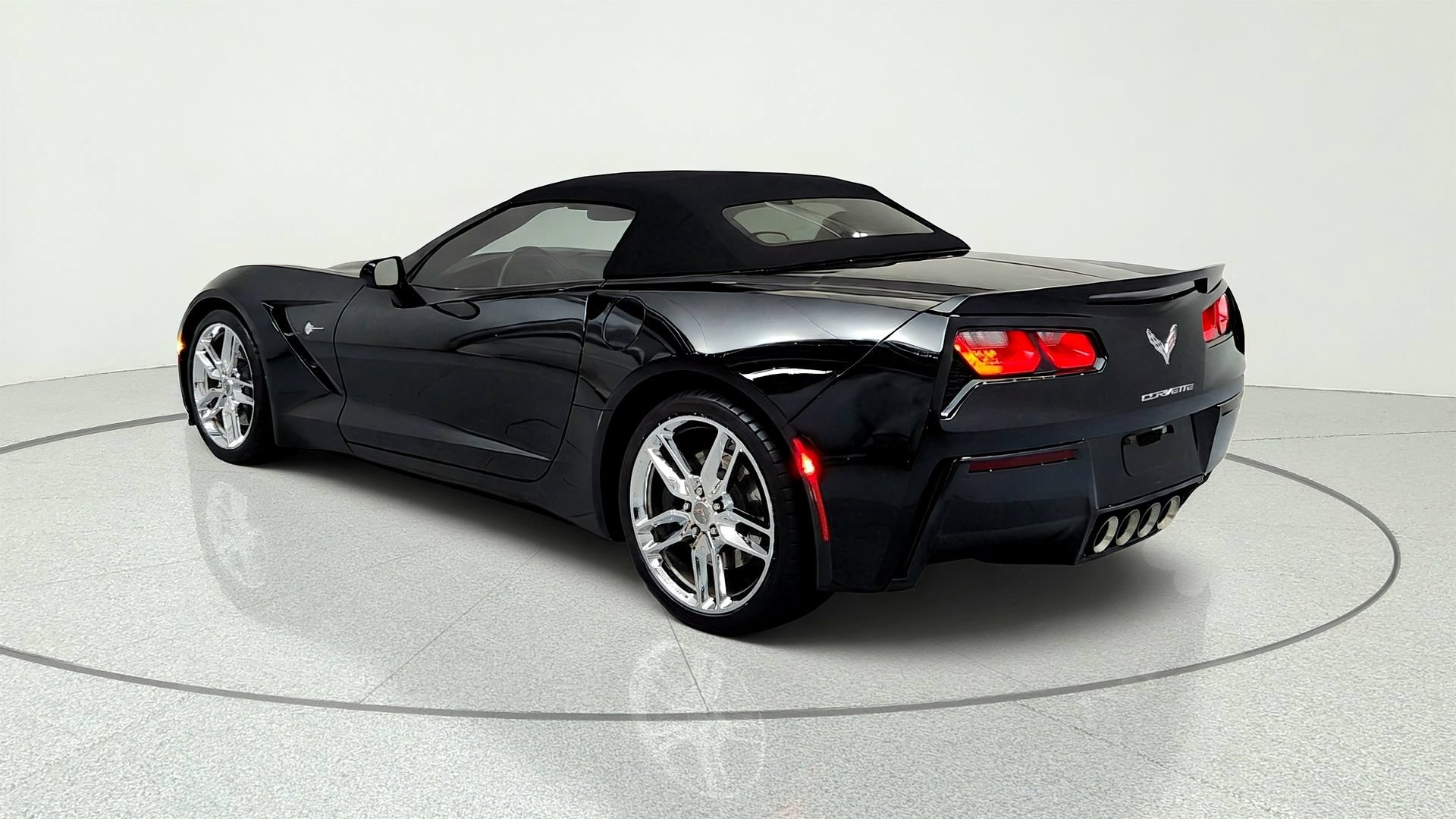 Used 2014 Chevrolet Corvette Stingray Convertible w/ 3LT Preferred Equipment Group RWD image 3