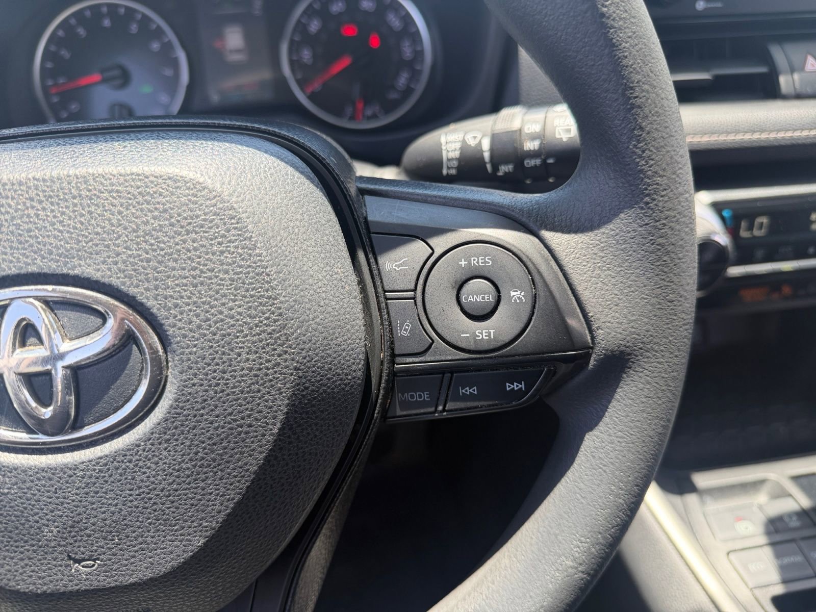 Certified 2021 Toyota RAV4 XLE FWD image 20