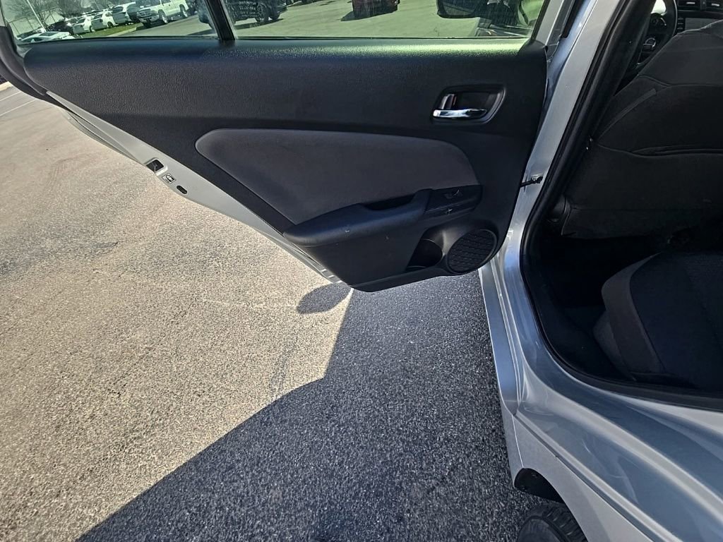Used 2022 Toyota Prius LE image 22