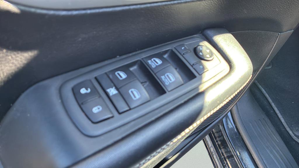 Used 2020 Chrysler Pacifica Touring w/ S Appearance Package image 21