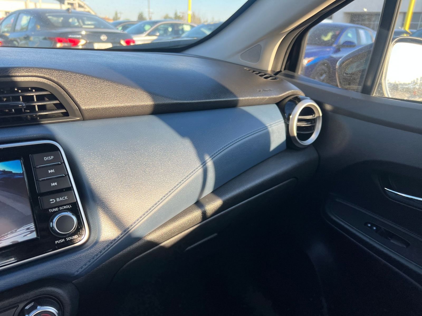 Used 2025 Nissan Versa SV image 33