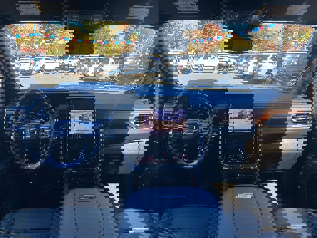 Used 2025 GMC Yukon XL Denali image 30