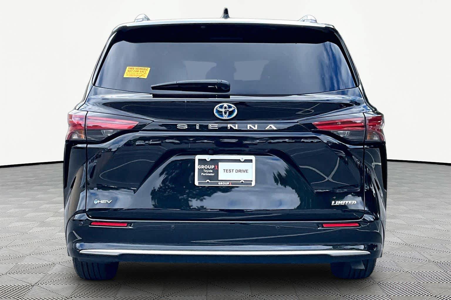 Certified 2025 Toyota Sienna Limited FWD image 5