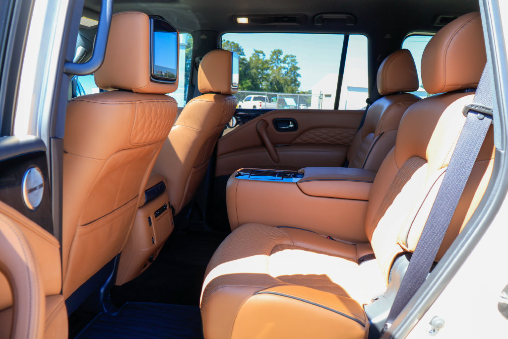 Used 2023 INFINITI QX80 Sensory w/ Cargo Package AWD/4WD image 8
