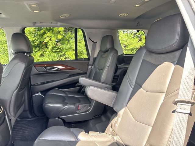 Used 2019 Cadillac Escalade Luxury AWD/4WD image 13
