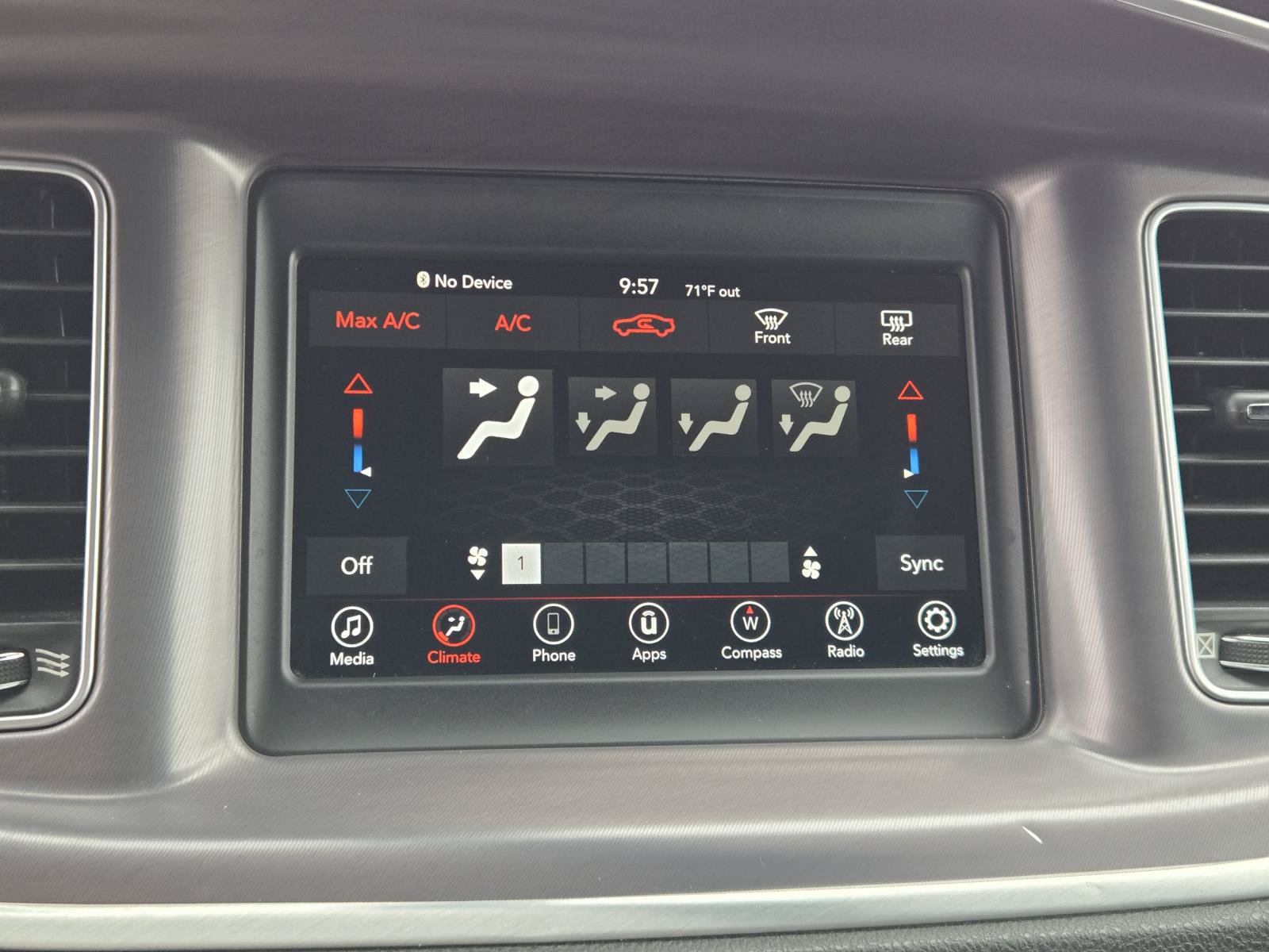 Used 2020 Dodge Charger SXT RWD image 9
