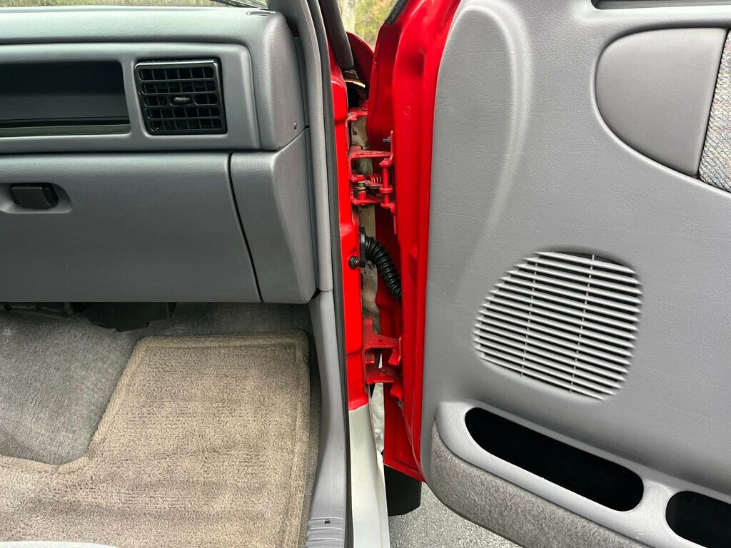 Used 1997 Dodge Ram 1500 Truck 4x4 Regular Cab image 50