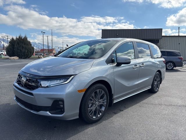 New 2026 Honda Odyssey Touring image 7