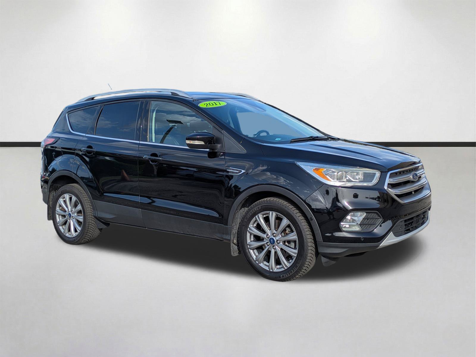 Used 2017 Ford Escape Titanium w/ Canadian Touring Package AWD/4WD image 2