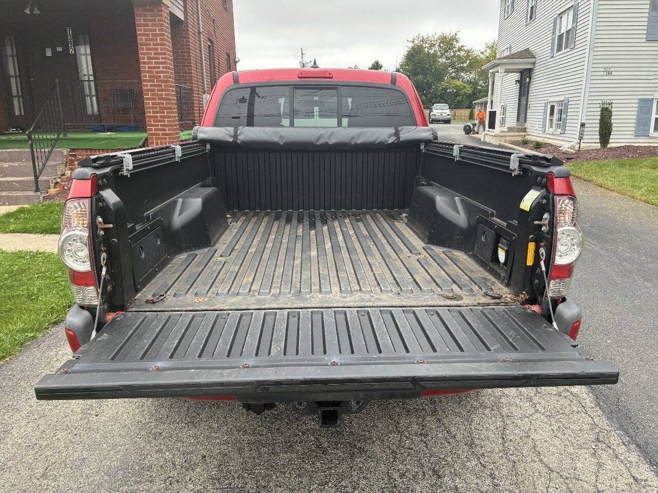 Used 2015 Toyota Tacoma 4x4 Access Cab V6 w/ TRD Sport Package image 10