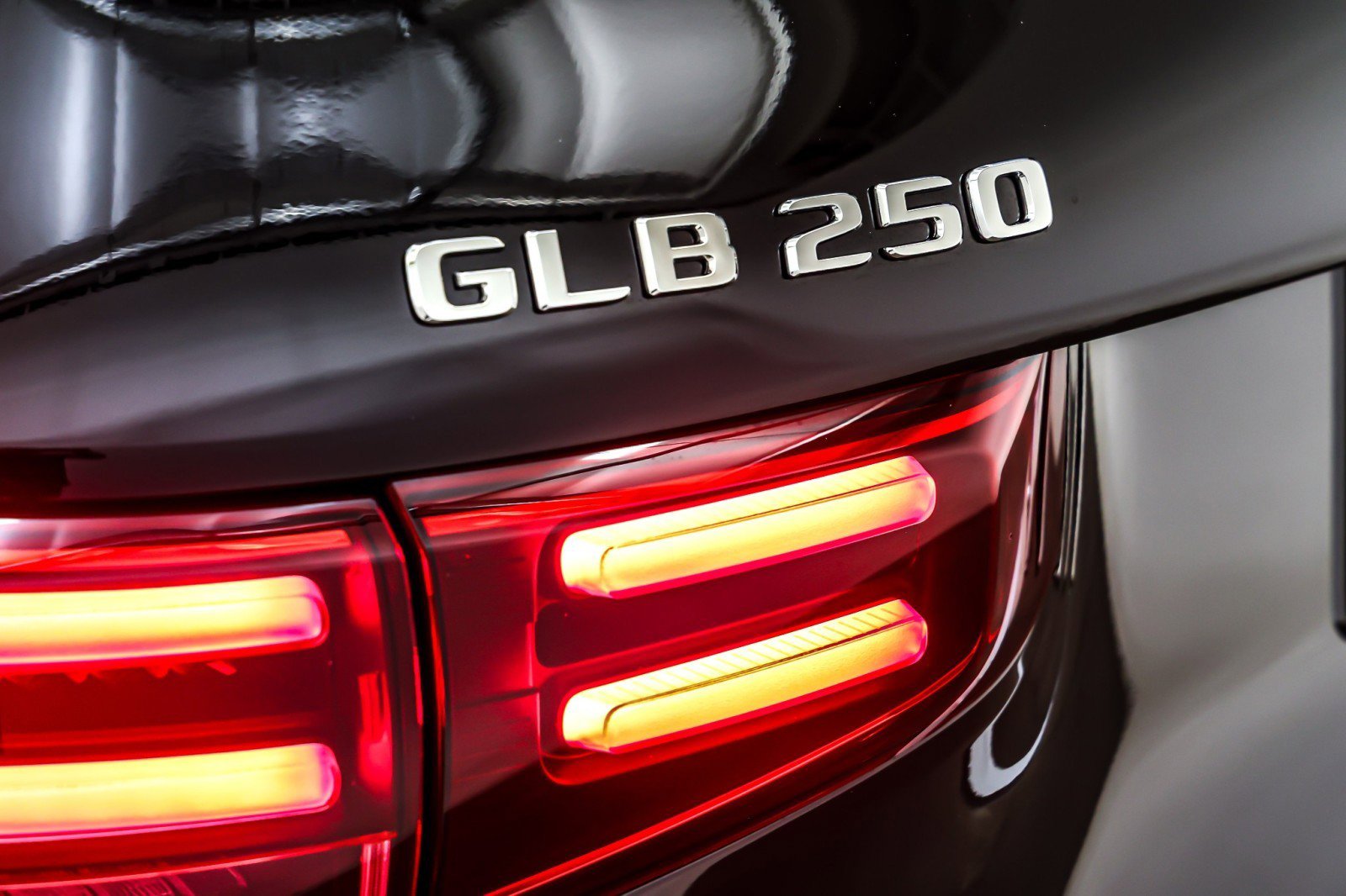 New 2026 Mercedes-Benz GLB 250 image 9