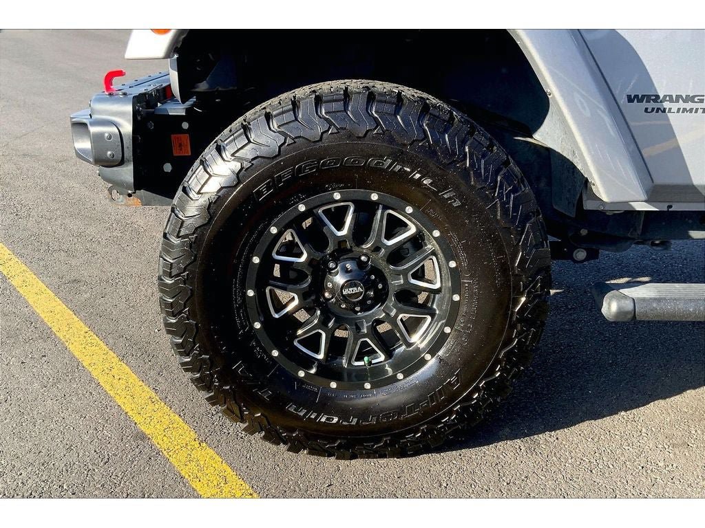 Used 2017 Jeep Wrangler Unlimited Rubicon AWD/4WD image 9