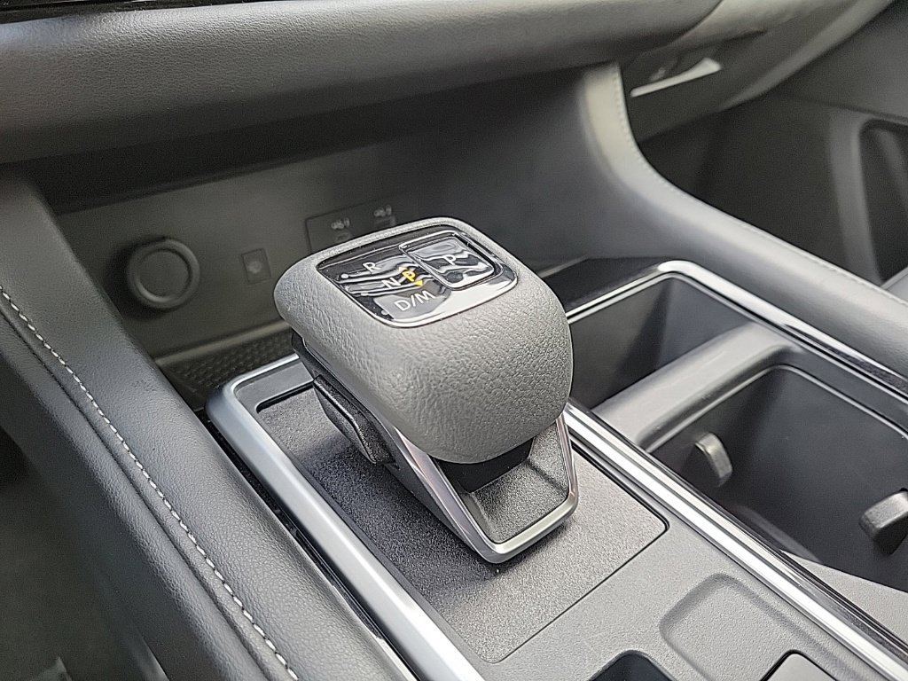 Used 2025 Nissan Pathfinder SL AWD/4WD image 26