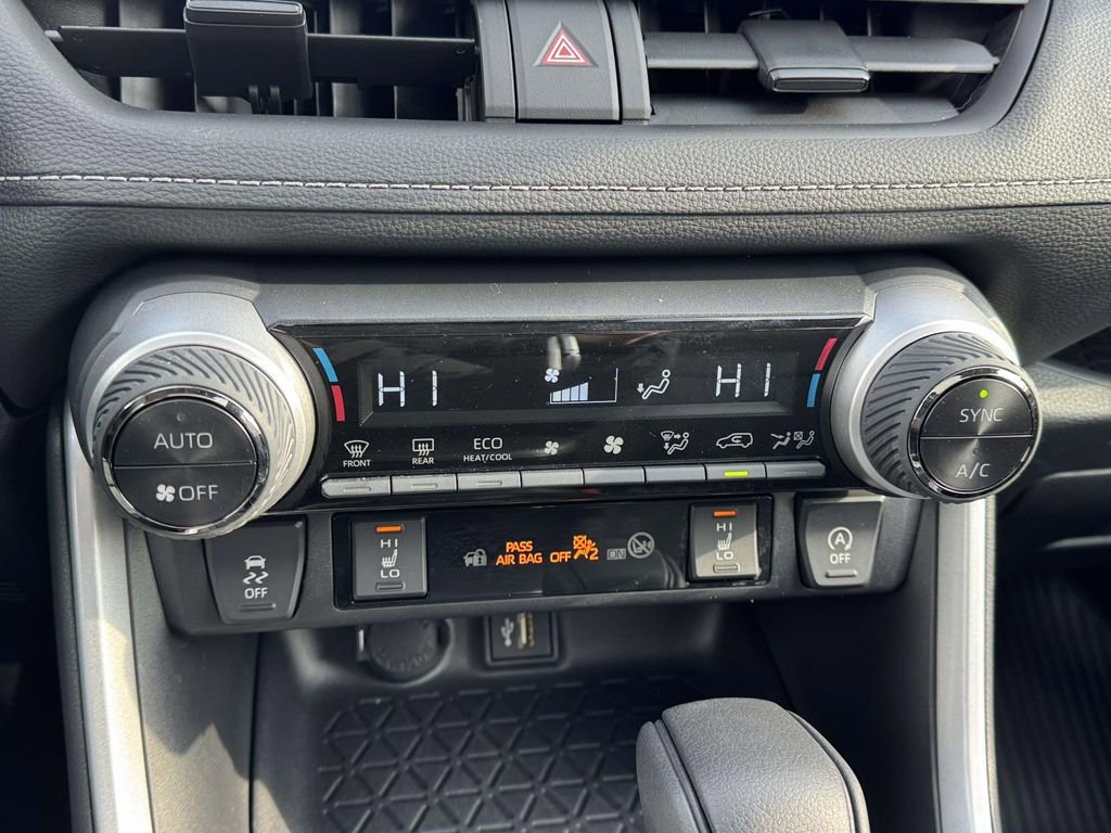 Used 2024 Toyota RAV4 XLE image 30