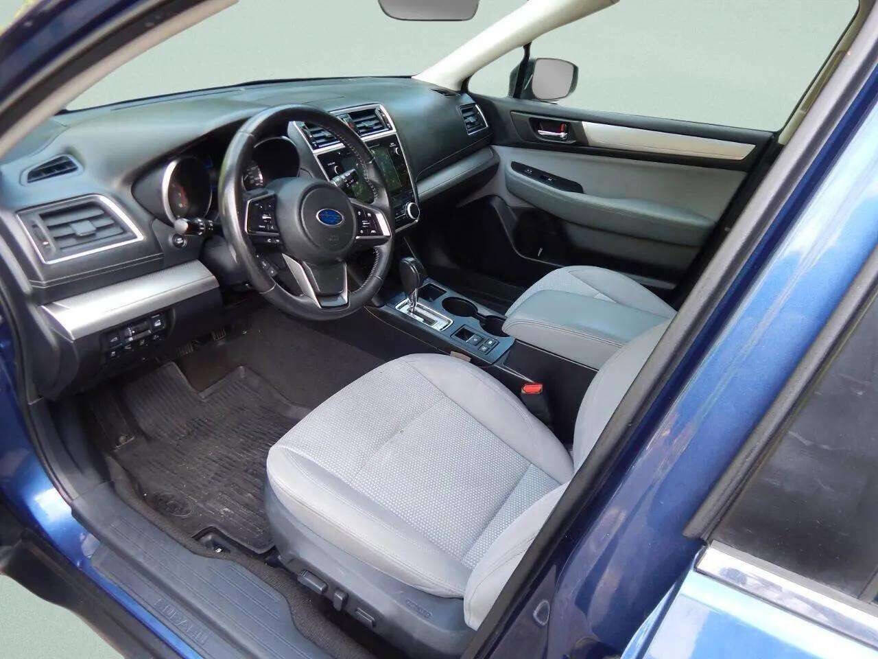 Used 2019 Subaru Outback 2.5i Premium image 11