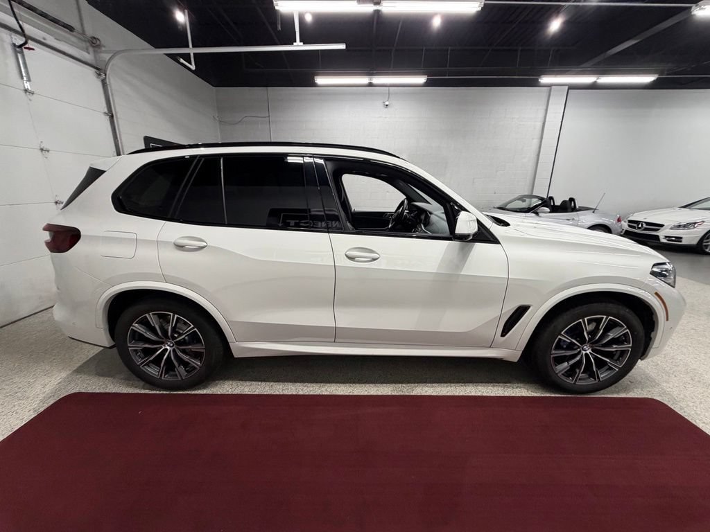 Used 2021 BMW X5 xDrive40i w/ M Sport Package AWD/4WD image 10