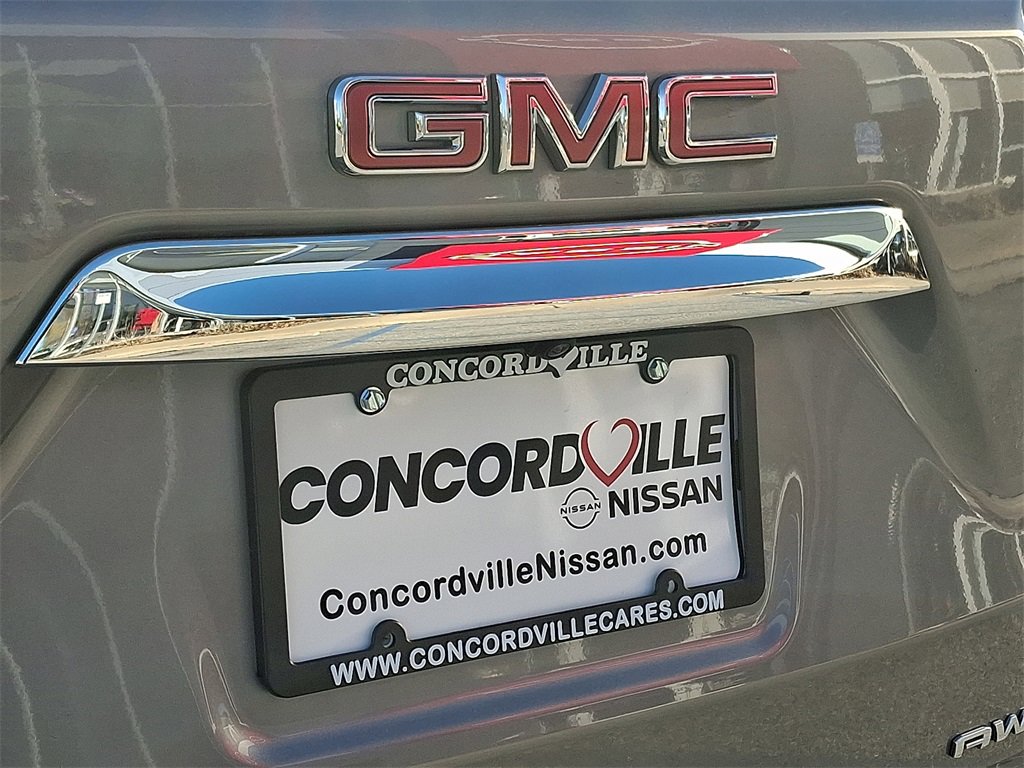 Used 2023 GMC Terrain SLE w/ Driver Convenience Package image 31