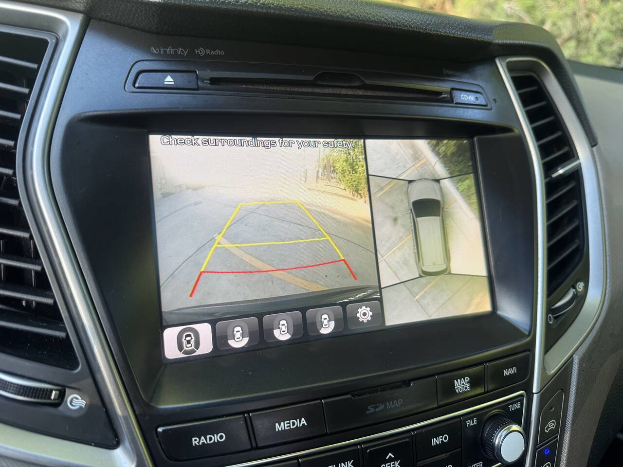 Used 2017 Hyundai Santa Fe FWD image 18