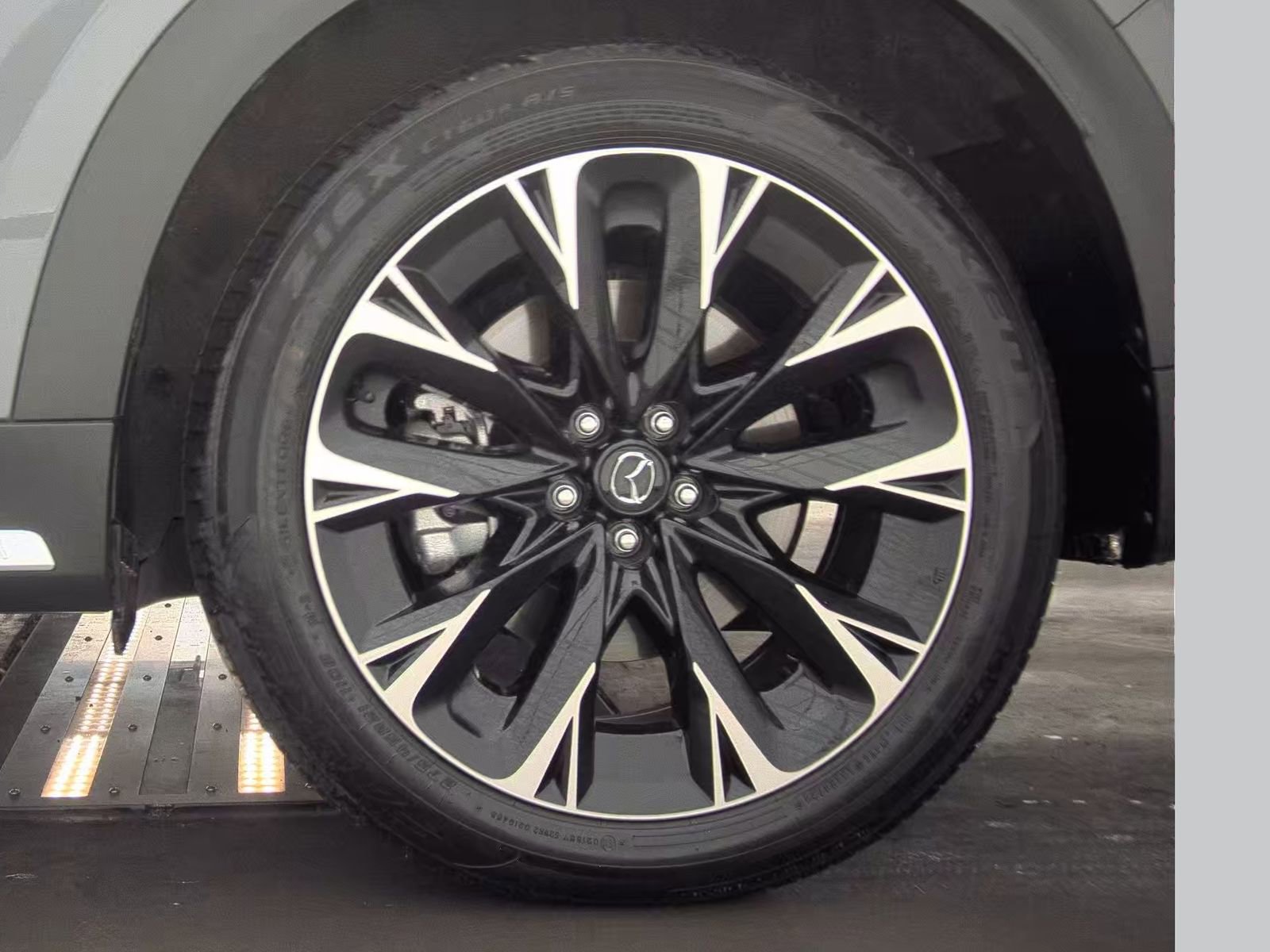 Certified 2025 MAZDA CX-90 Plug-In Hybrid w/ Premium Plus image 12