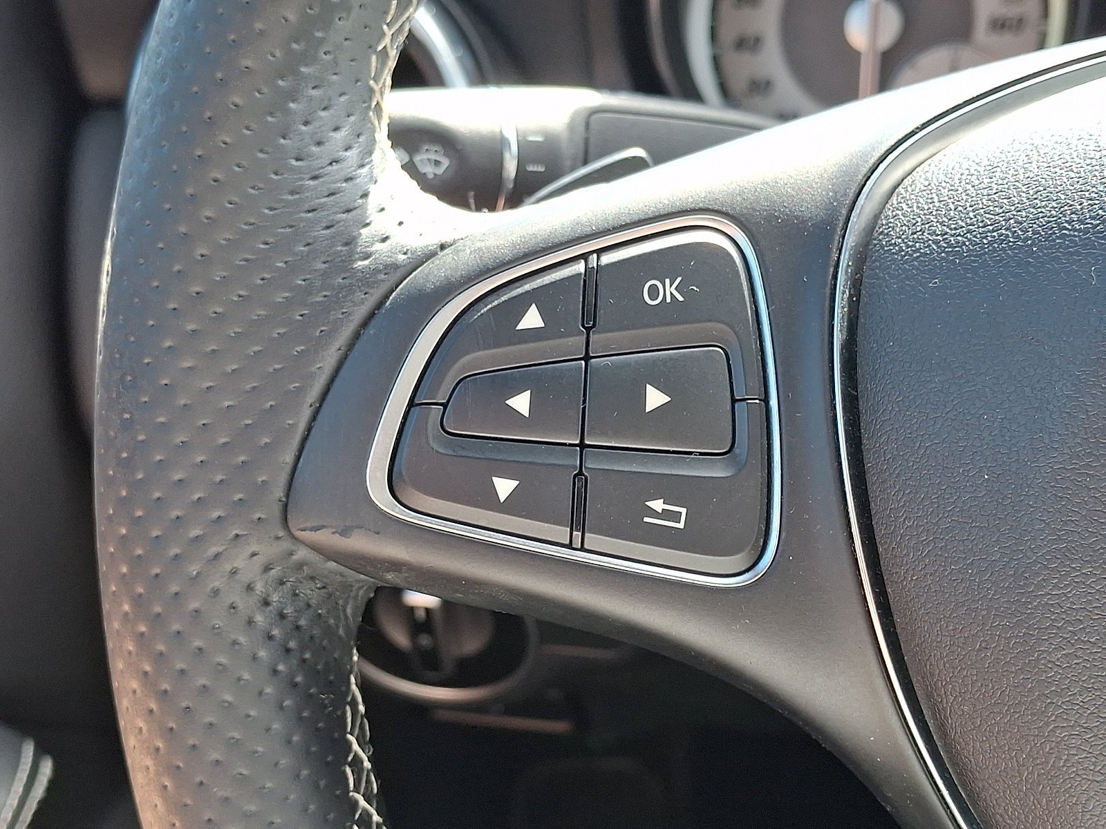 Used 2015 Mercedes-Benz CLA 250 image 26
