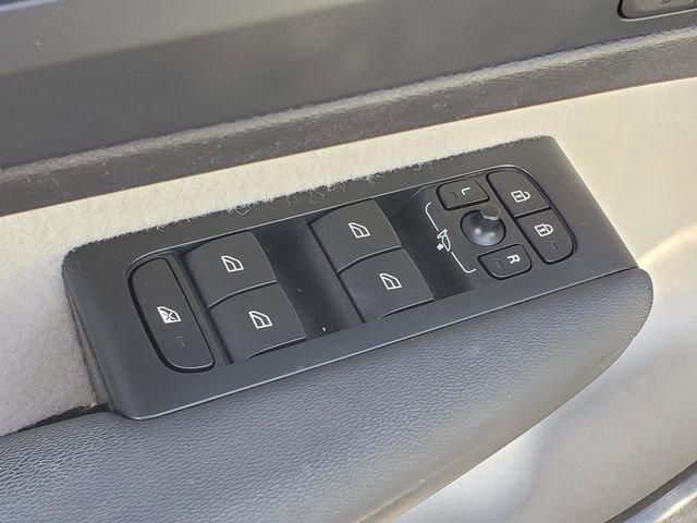 Certified 2023 Volvo XC40 B5 Plus w/ Driver Assist Package image 12