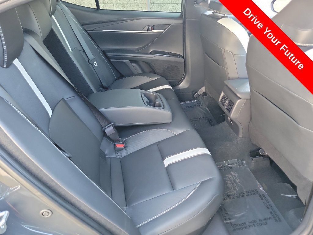 Used 2025 Toyota Camry SE w/ Convenience Package FWD image 21