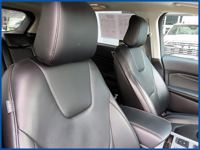 Used 2021 Ford Edge Titanium w/ Class II Trailer Tow Package image 9