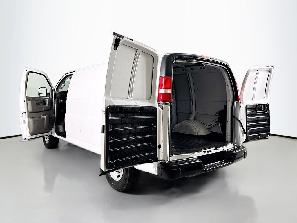 Used 2022 Chevrolet Express 2500 w/ Driver Convenience Package RWD image 19